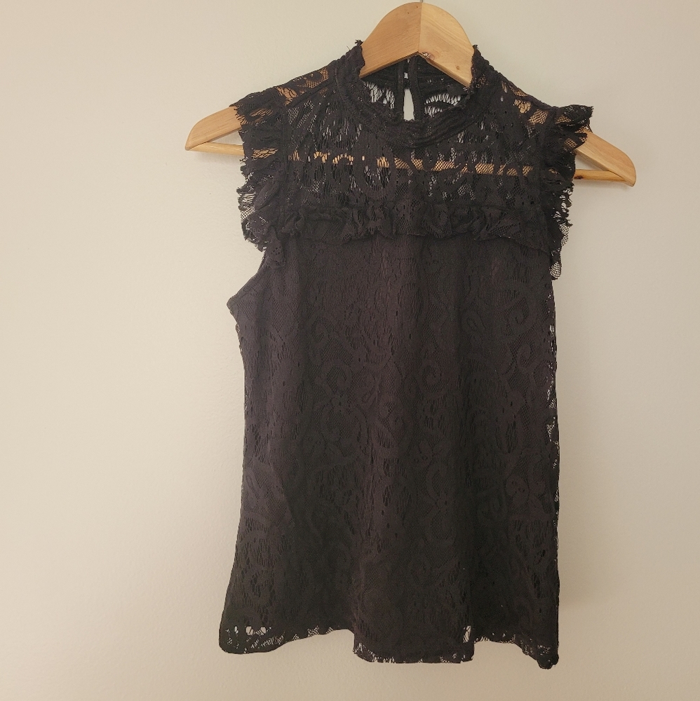 STUDIO F LACE MOCK NECK SLEEVELESS BLACK TOP